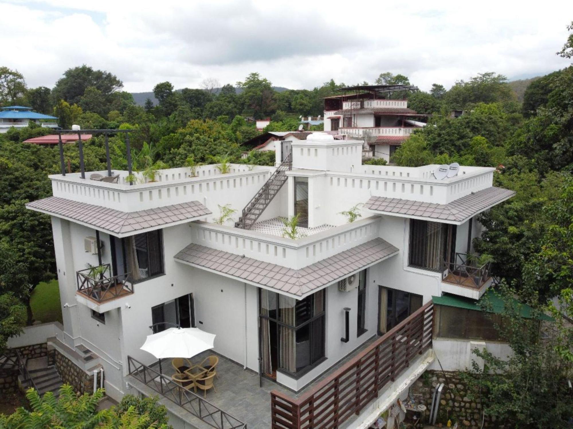 Villa Sierra Sky - Exquisite Elegant 4 Bedroom Villa Dehradun Exteriör bild